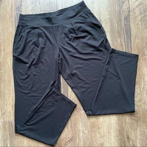 NWOT J. Jill “Wearever” Tapered Stretch Pant